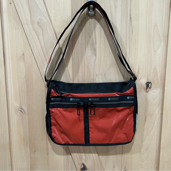 Lesportsac Deluxe Everyday Bag Messenger Bag Aztec Burnt Orange - Picture 2 of 16